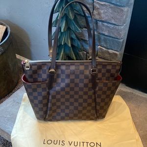 🌺Louis Vuitton Damier Totally PM🌺